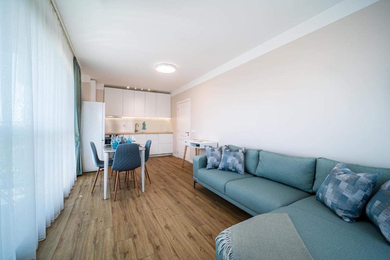 Ferienwohnung Sky Academic Warna Exterior foto