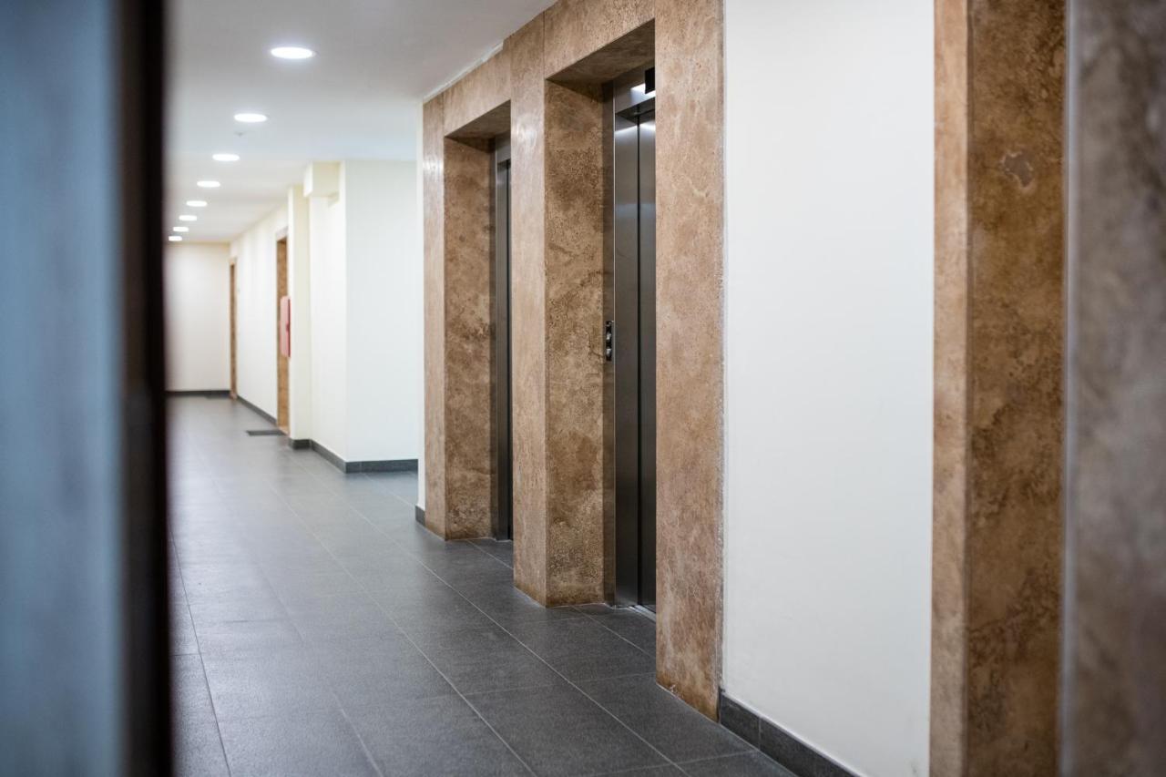 Ferienwohnung Sky Academic Warna Exterior foto