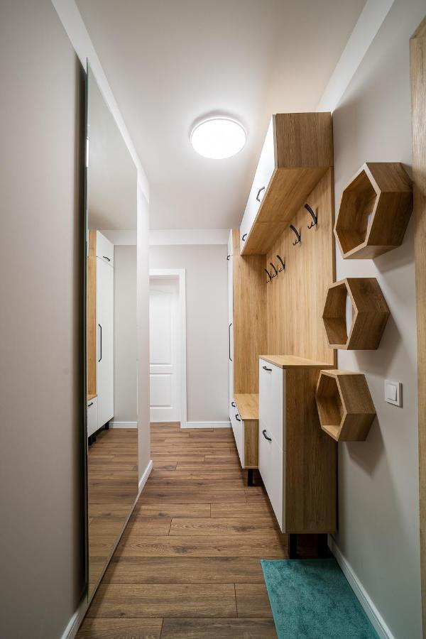 Ferienwohnung Sky Academic Warna Exterior foto