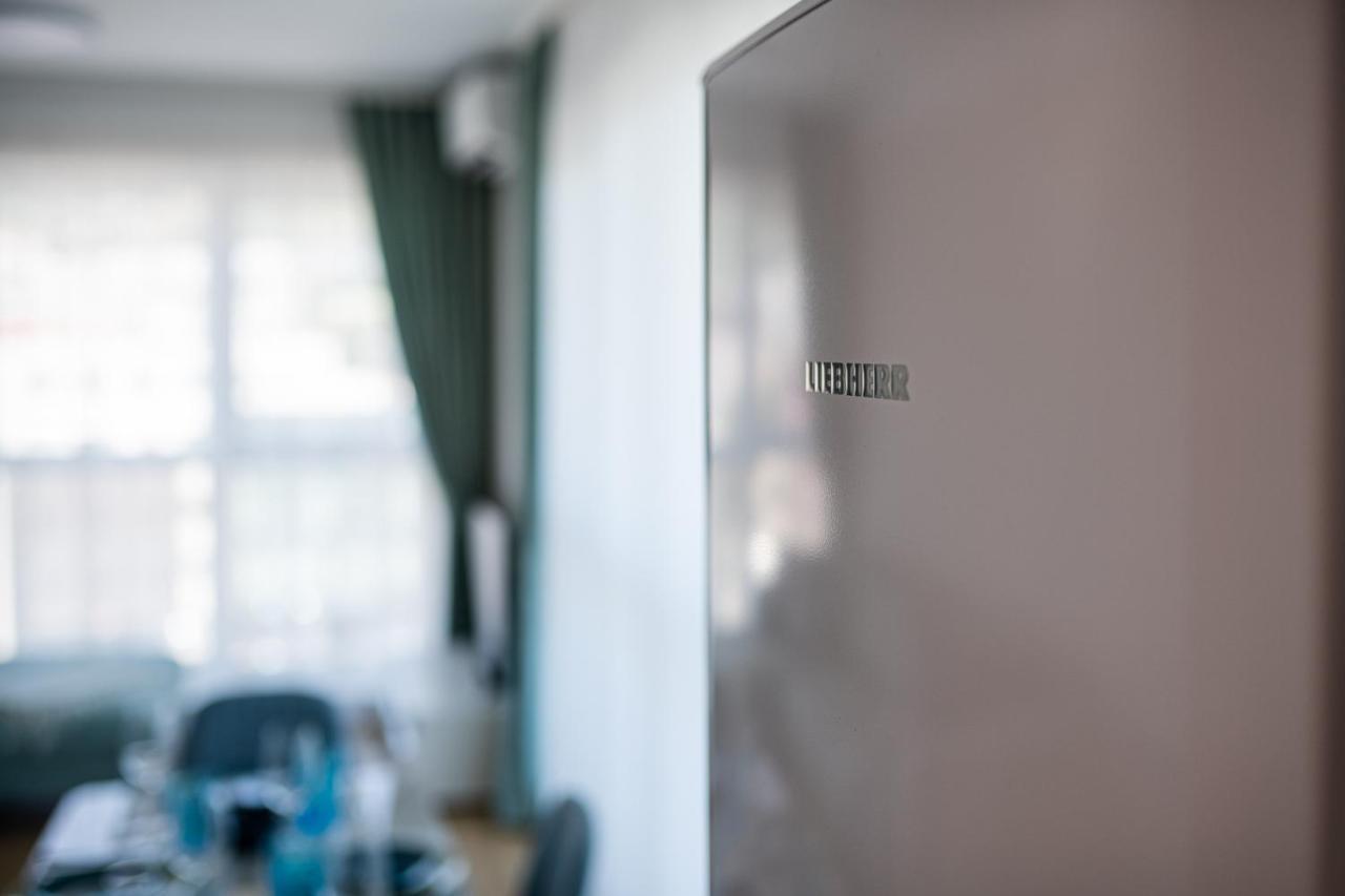 Ferienwohnung Sky Academic Warna Exterior foto