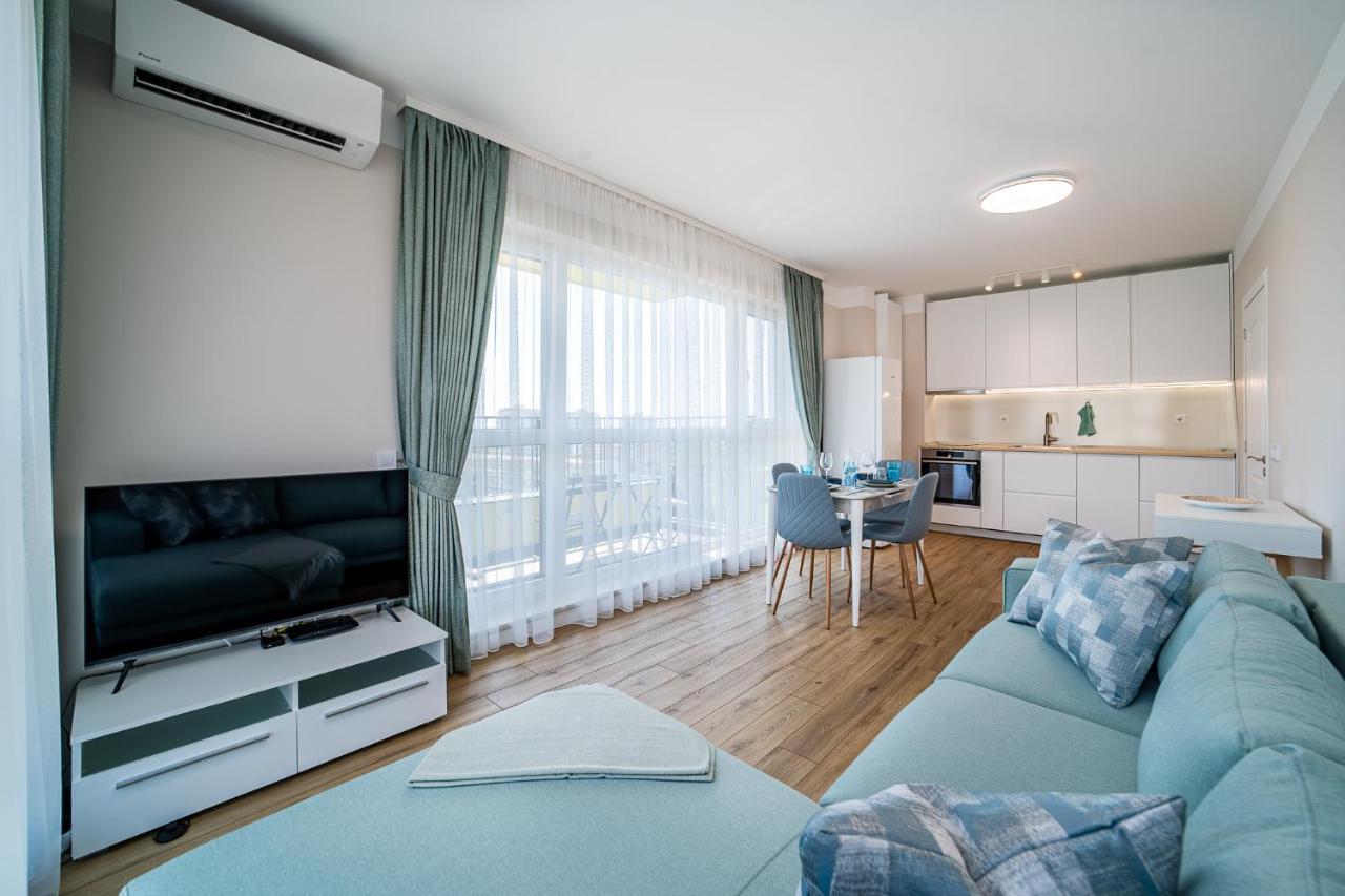 Ferienwohnung Sky Academic Warna Exterior foto